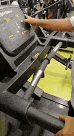 В магазине культтоваров: — Дайте мне, пожалуйста, карту Украины. — А вам за какой день?