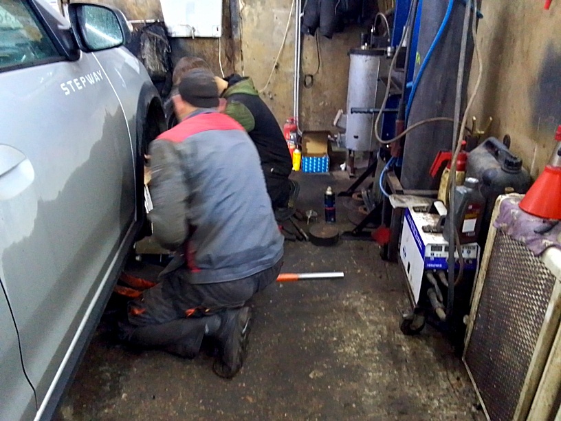 Рабочий процесс💪 Даже фары отрегулировали👍, светодиодные линзы мне не нужны.