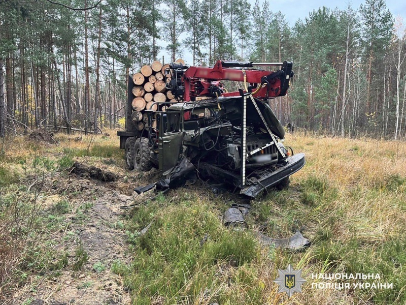    В Житомирской области на минах, установленных пограничниками, подорвались два автомобиля: 5 человек погибли, 3 ранены