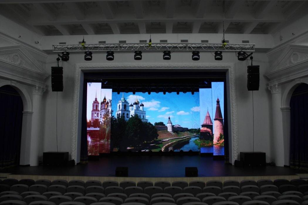 Глава Пскова поделился фотографиями отремонтированного концертного зала ГКЦ
Фото: из Telegram-канала Бориса Елкина