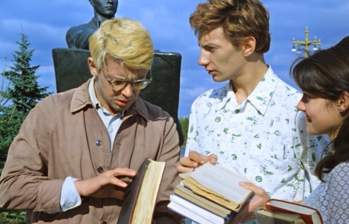 Выражение активно использовали в древнерусском языке.