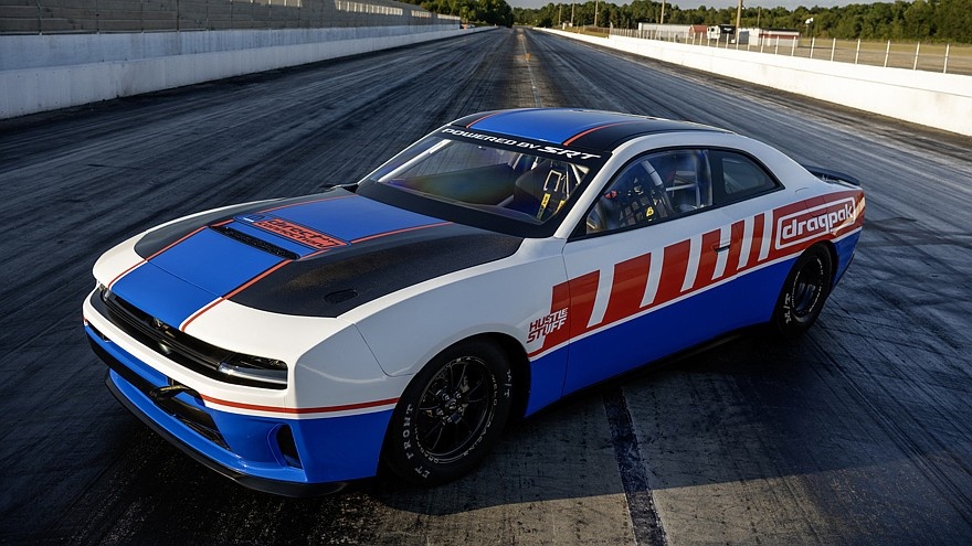    На фото: Dodge Charger Hustle Stuff Drag Pak by Direct Connection