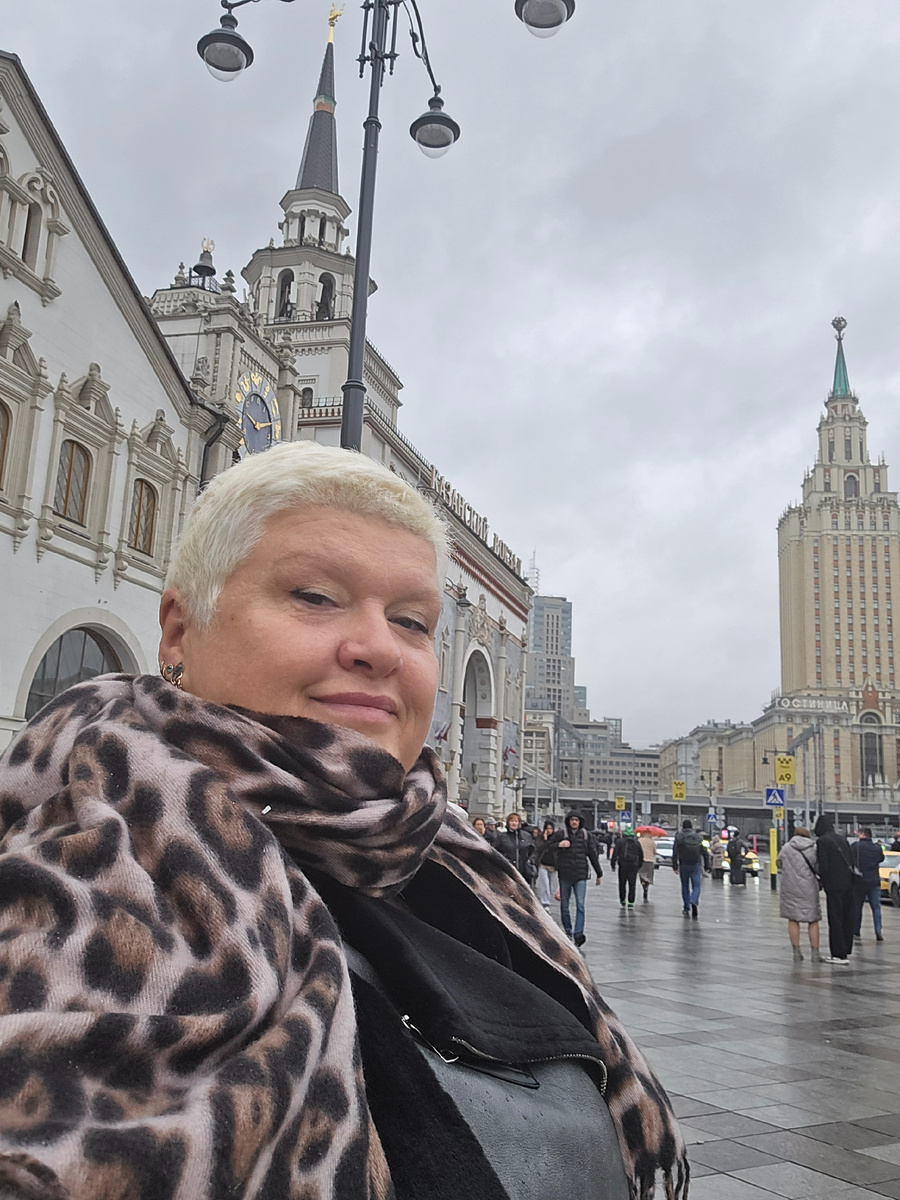 Портал в Москву. Каждый раз удивляюсь, какая она небольшая- площадь "трех вокзалов". 