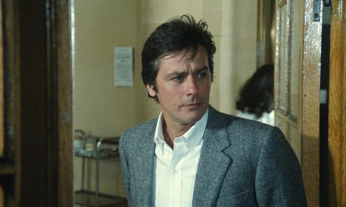 Кадр из кинофильма "Троих нужно убрать", 1980 г., режиссер Жак Дере, сценаристы Жак Дере, Ален Делон, Кристофер Франк, композитор Клод Боллин (скриншот)