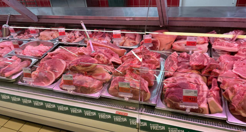    Увидел в Светофоре мякоть говядины в брикетах. Разморозил и разочаровался. Рассказываю из чего это сделано и как на вкус