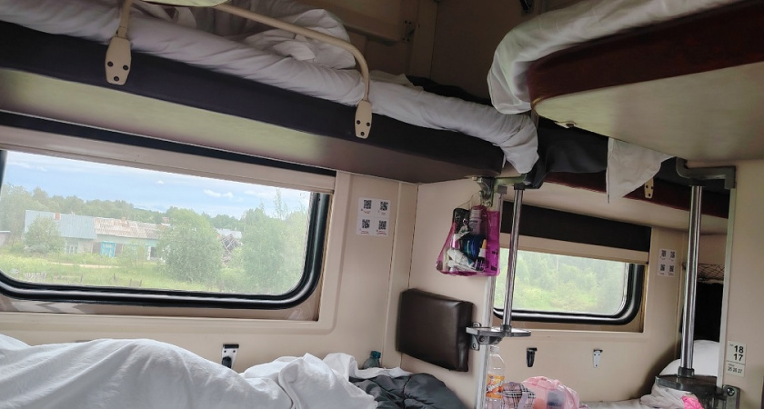    Доказать, что нижняя полка стоит больше — не удалось, пришлось уступить. Так стоит ли переплачивать