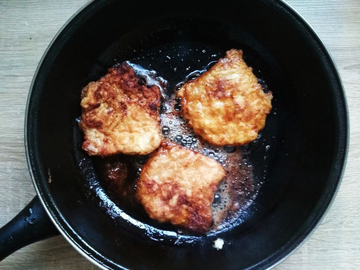 Фото из интернета. Отбивные пригорели.