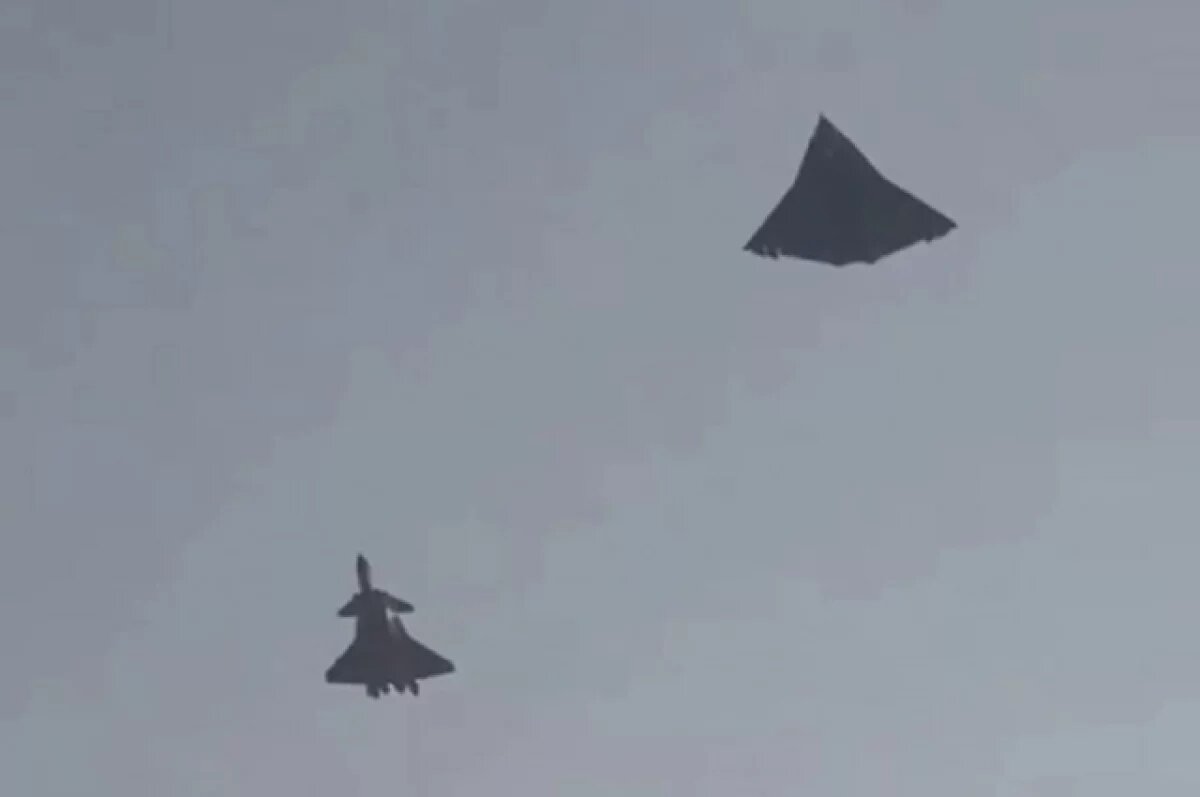    Генерал Попов оценил показанный в Сети китайский самолет 6-го поколения