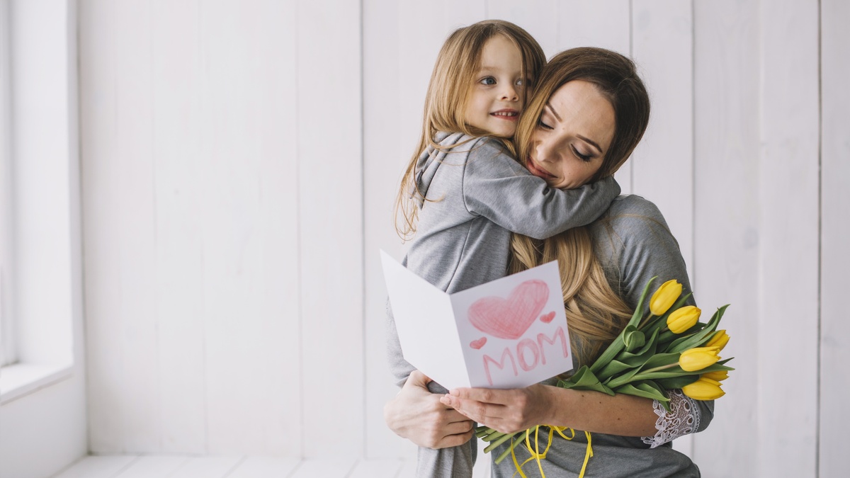    Главные тренды сезона: Что подарить маме на ее праздник?