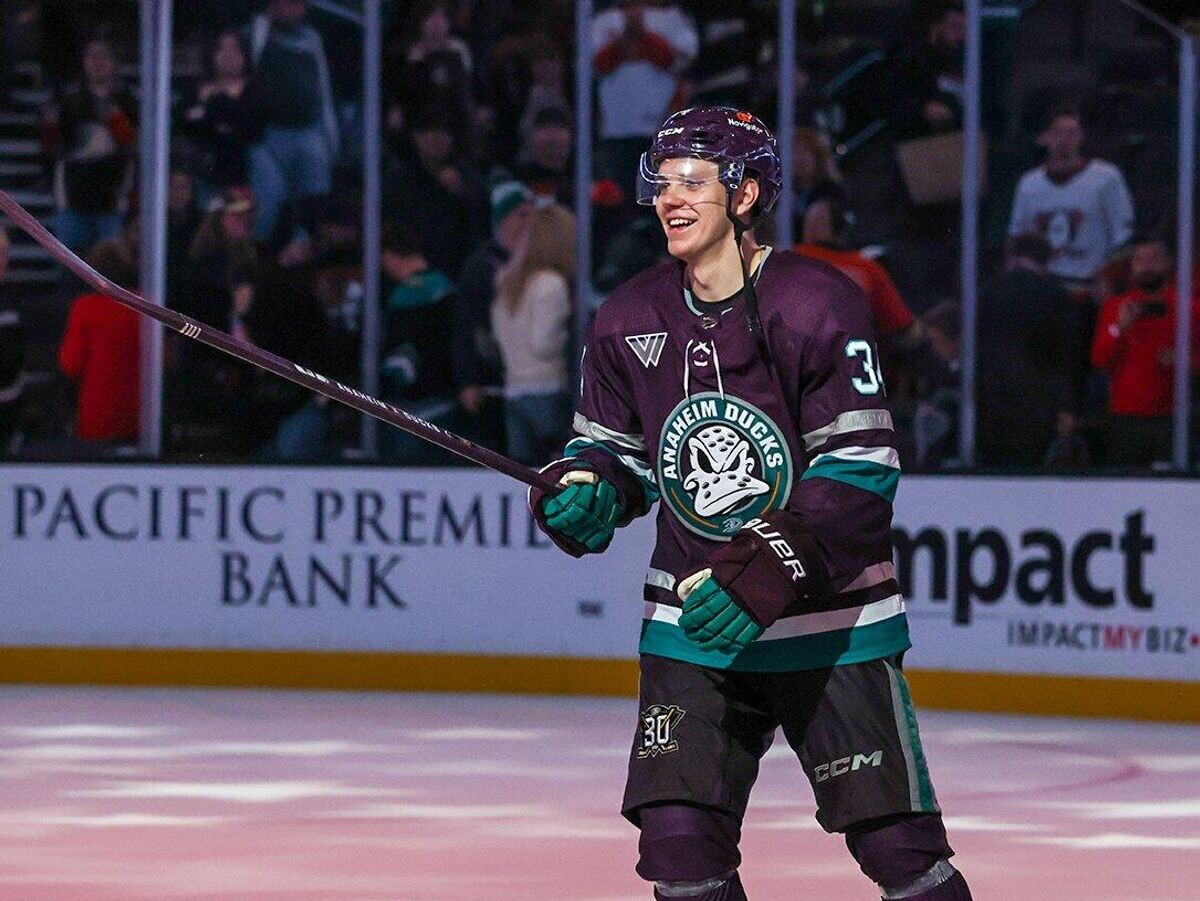    Российский защитник "Анахайм Дакс" Павел Минтюков© Фото : Пресс-служба "Анахайма"