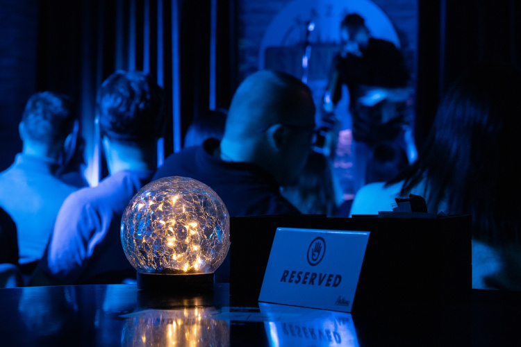    «Одна из основных целей стендап-концерта в том, чтобы людям просто стало легче, чтобы в следующий раз, когда они подумают обо всем этом, они не ругали себя».   
Фото: «БИЗНЕС Online»