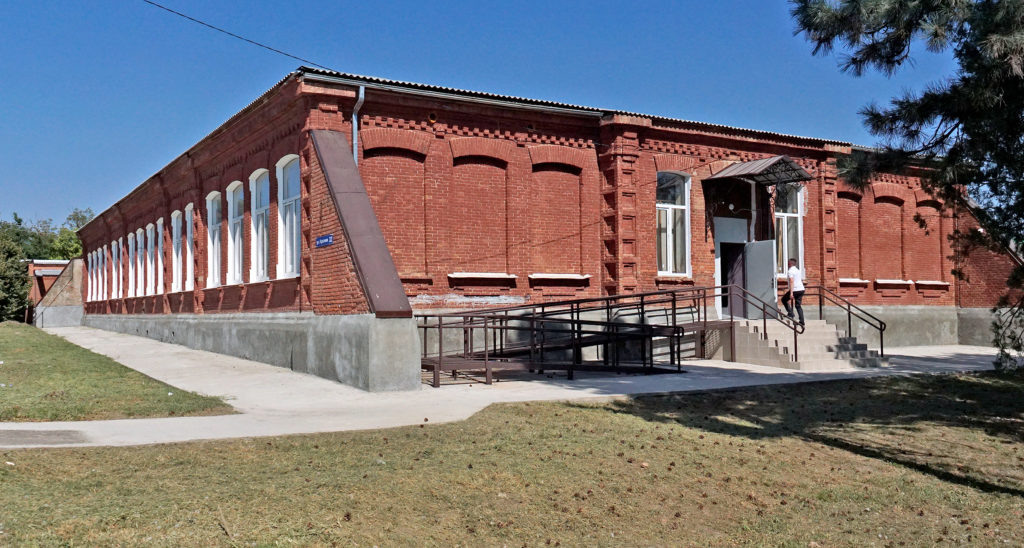    Музей в станице Новокорсунской. Знамя Труда