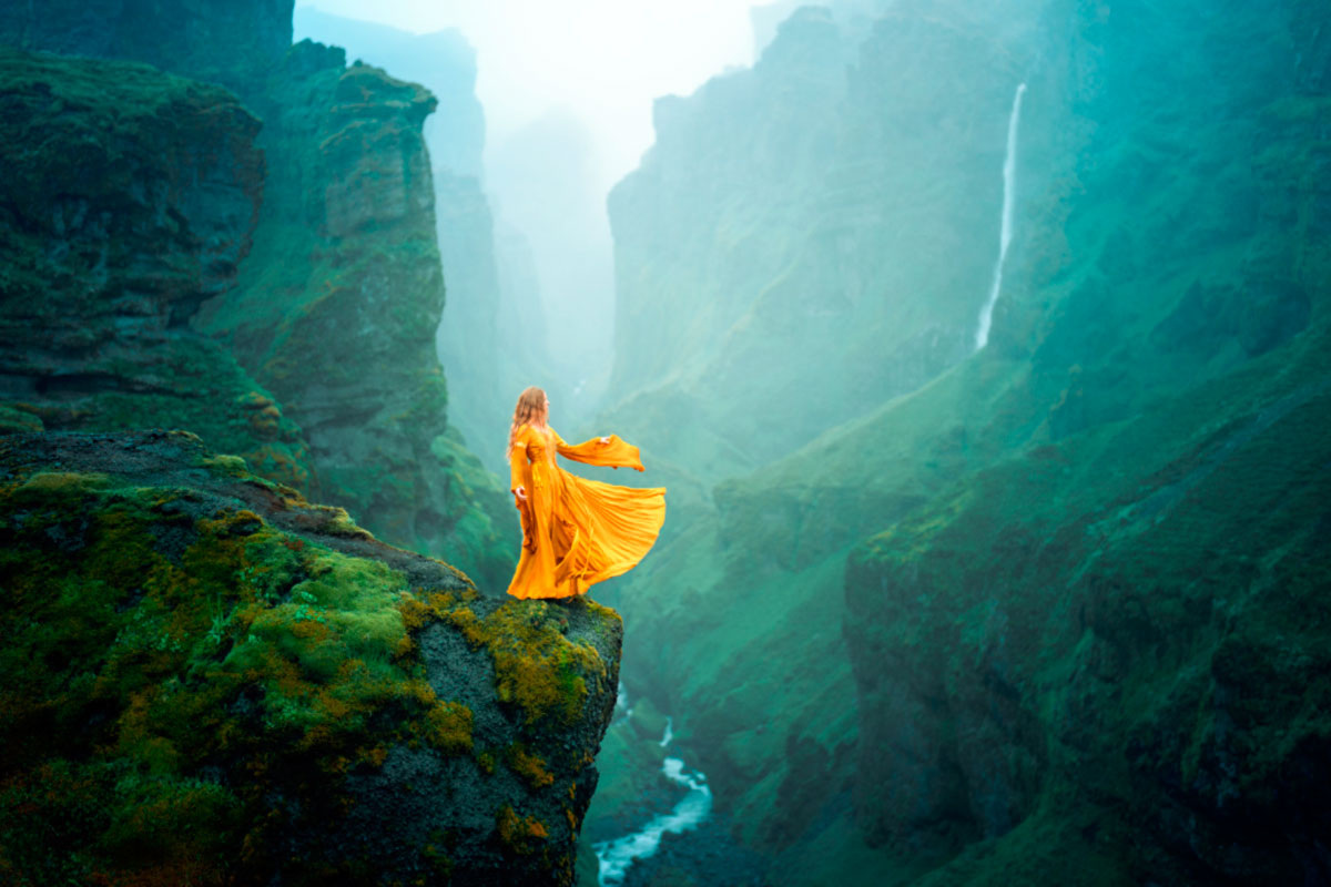 «Ложное Я» — это не притворство, не маска. Это настоящая вторая личность, живущая внутри нас