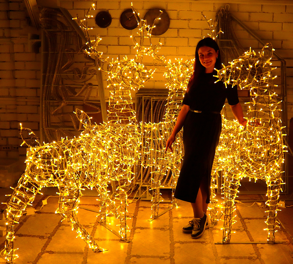 Световая фигура Олень Золотой от компании КвадроШоу