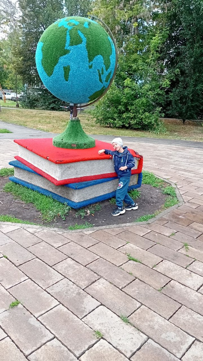 Наше пребывание в Самаре было насыщенным, но находили время на фото и прогулки в дворовых парках