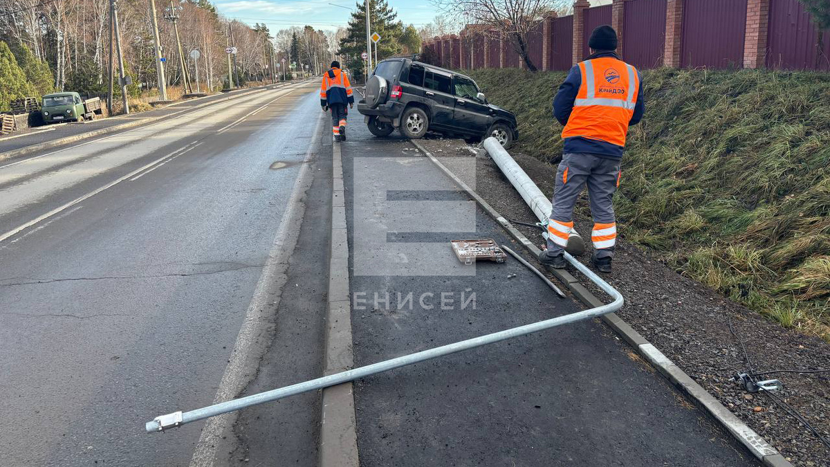     Сразу две аварии с пятью авто произошло на скользкой трассе под Красноярском