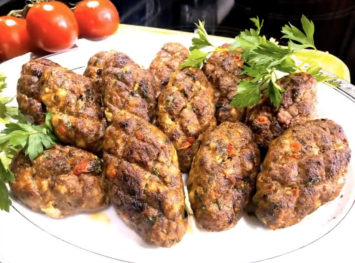 Шашлычные котлеты в духовке: сочные, как с мангала