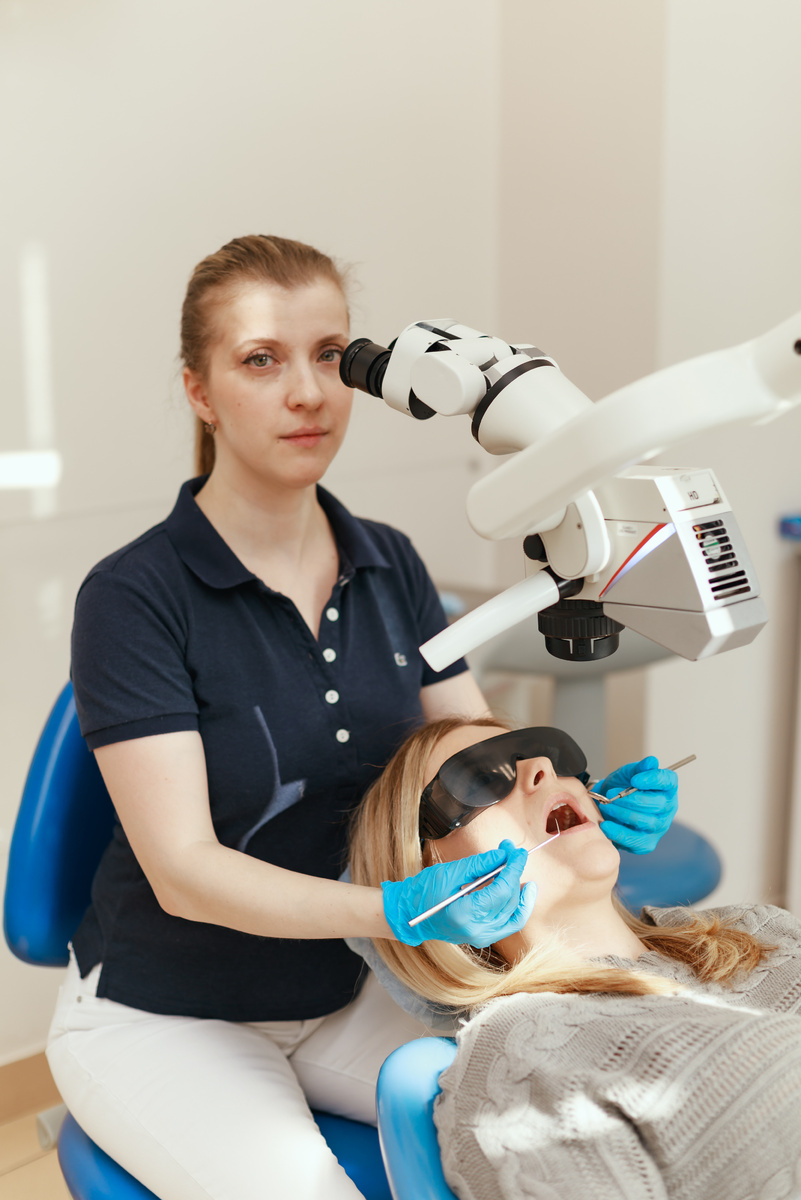 Фотография взята с сайта стоматологии Дмитрович Фэмили https://www.dmitrovich.ru/