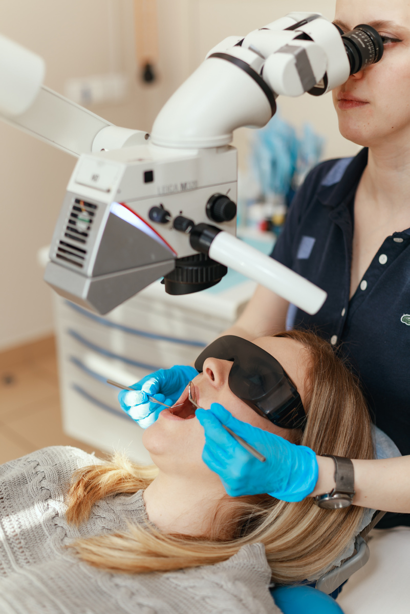 Фотография взята с сайта стоматологии Дмитрович Фэмили https://www.dmitrovich.ru/