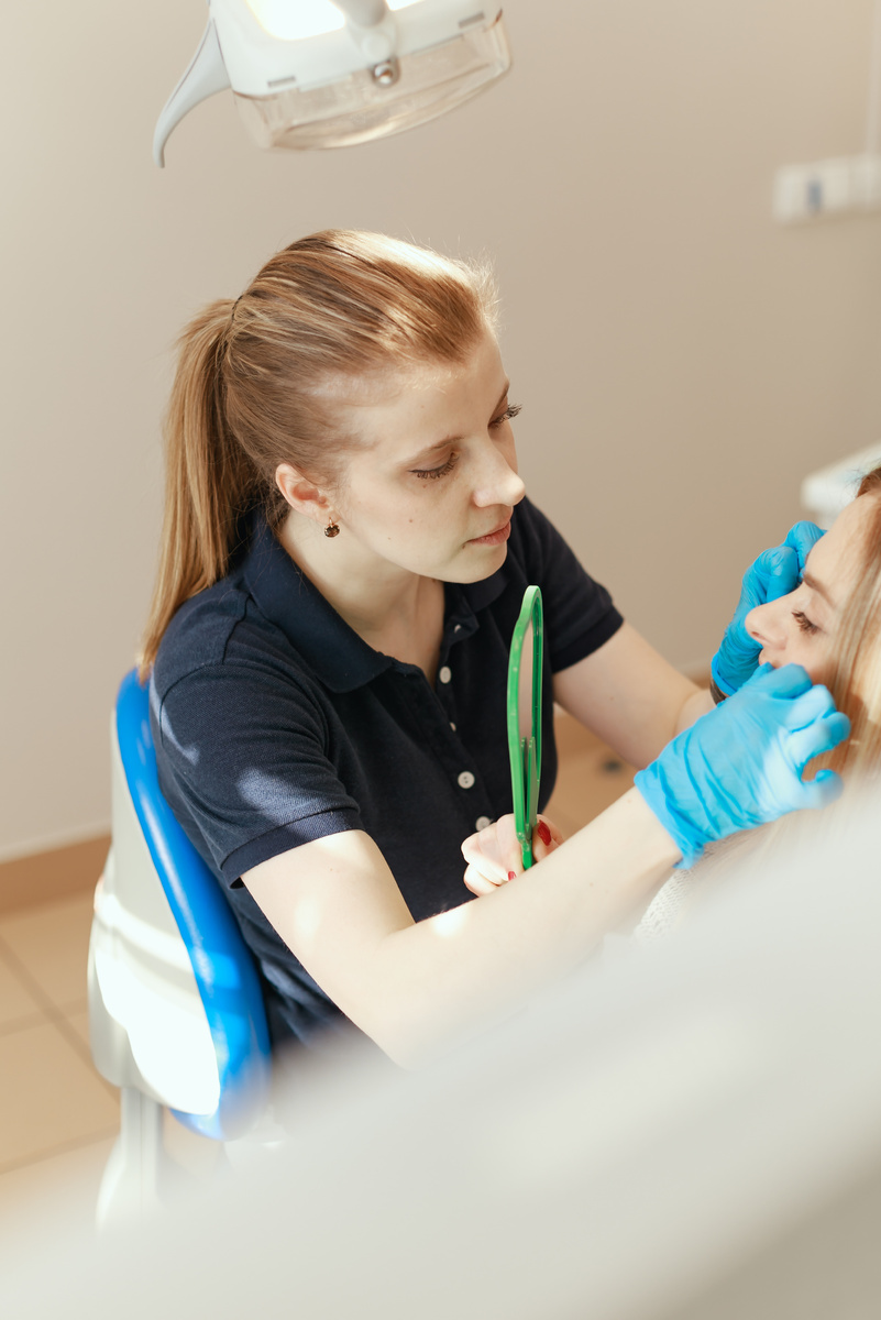 Фотография взята с сайта стоматологии Дмитрович Фэмили https://www.dmitrovich.ru/