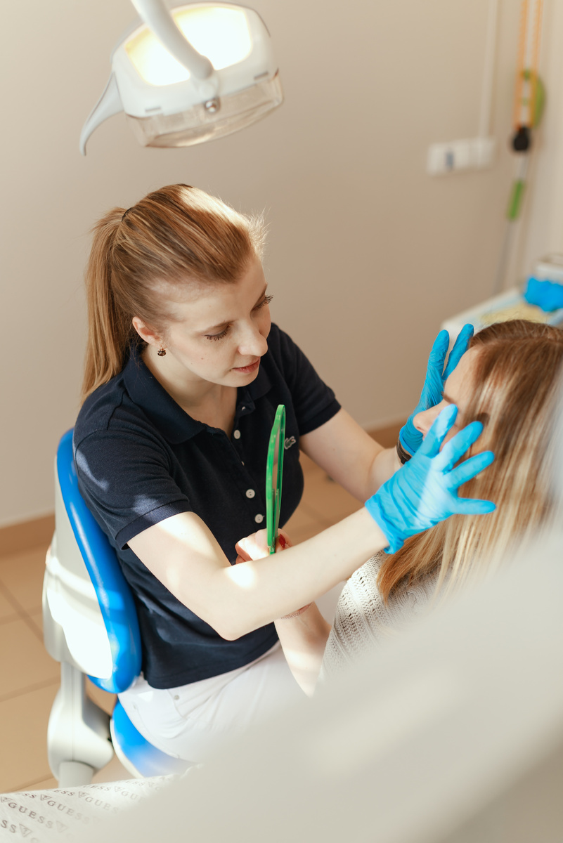 Фотография взята с сайта стоматологии Дмитрович Фэмили https://www.dmitrovich.ru/