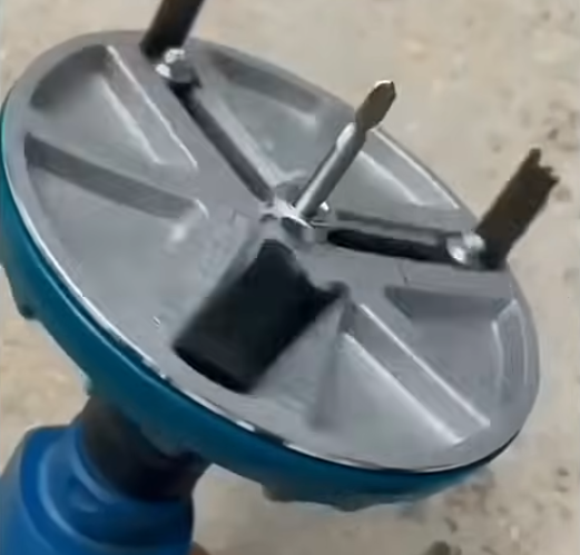 Универсальная регулируемая коронка для круглых отверстий 45-130 мм