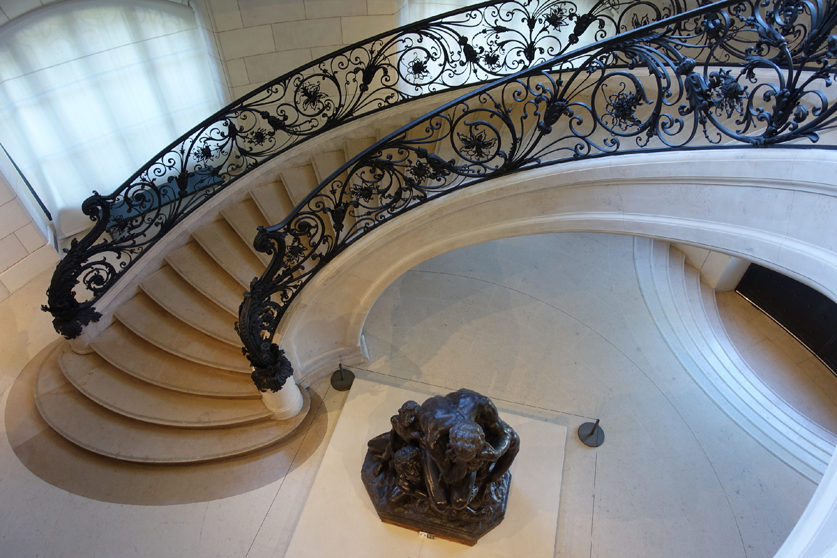 Ограждения лестницы Малого дворца в Париже