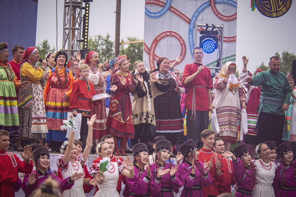 День народного единства: митинг-концерт и всероссийские акции
Фото: Иванна Обухович/«Культура 38»
