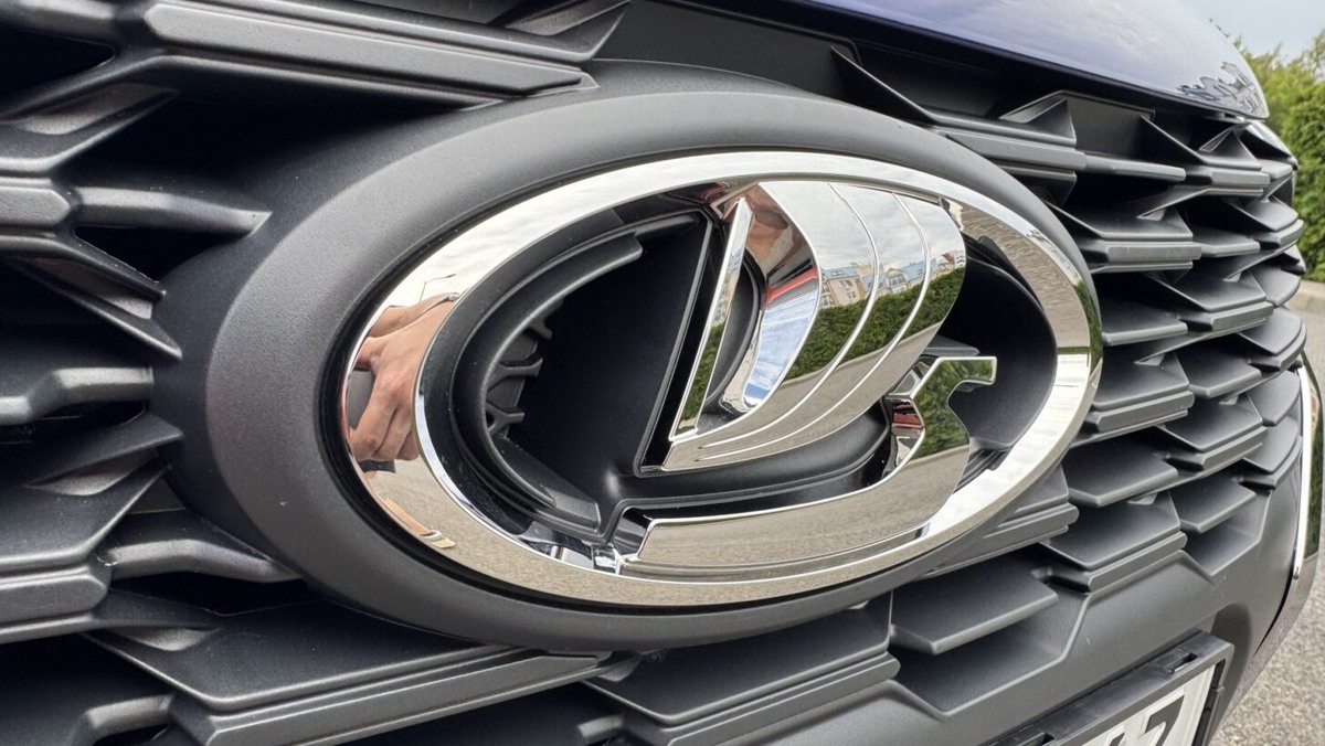    Логотип LADA. Фото Иван Бахарев / «Автоновости дня»