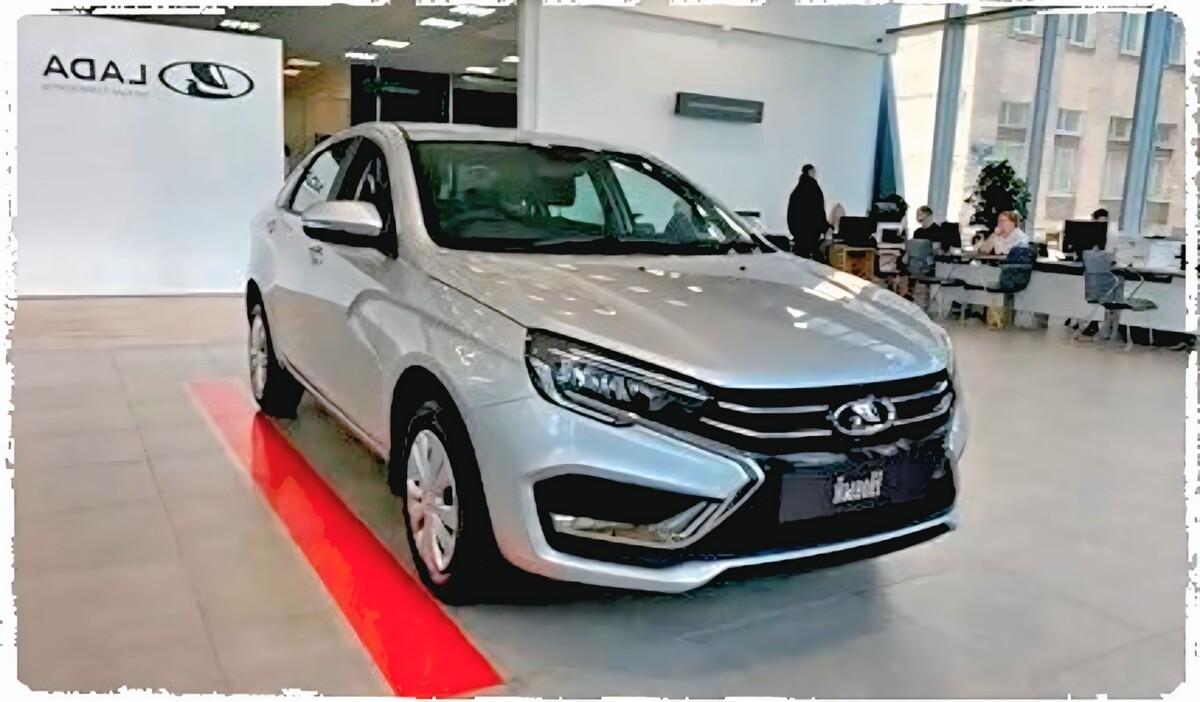 За эту "красоту" он отдал 1.8 миллиона. А уже через 15 дней услышал "грохот". Дилер сказал: "Вам кажется".