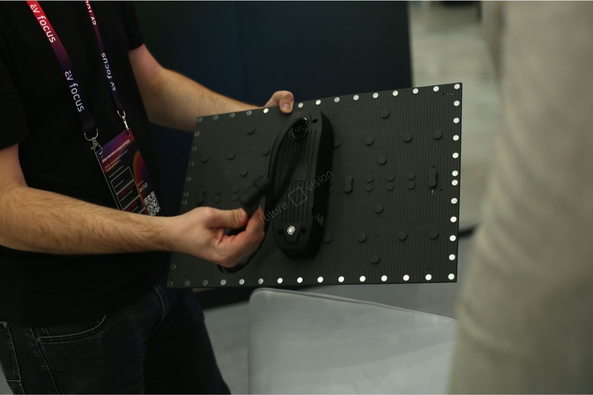 Светодиодный гибкий модуль, вид сзади и спереди