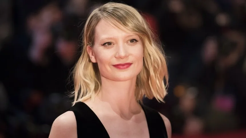 Миа Васиковска