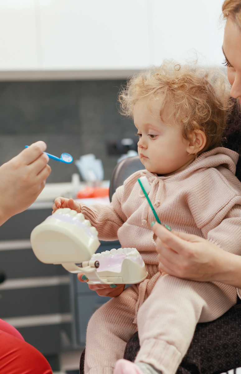 Фотография взята с сайта стоматологии Дмитрович Фэмили https://www.dmitrovich.ru/