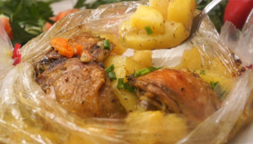 Ужин без возни "Хозяйка отдыхает" Картошка нежнее пюре, тает во рту, да и мясо тоже, готовлю не первый раз (соберет за столом даже сытых)