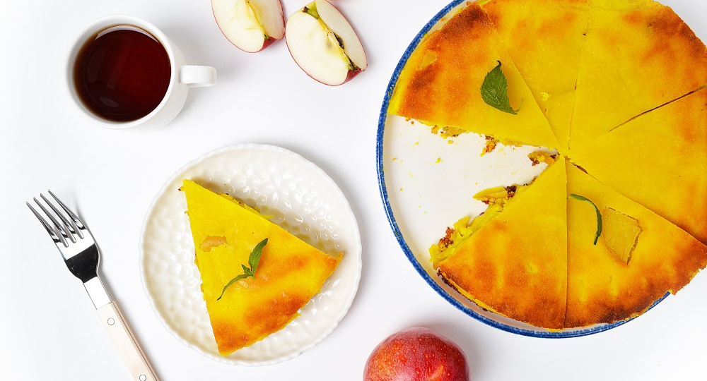 Манник с яблоками на кефире очень вкусный