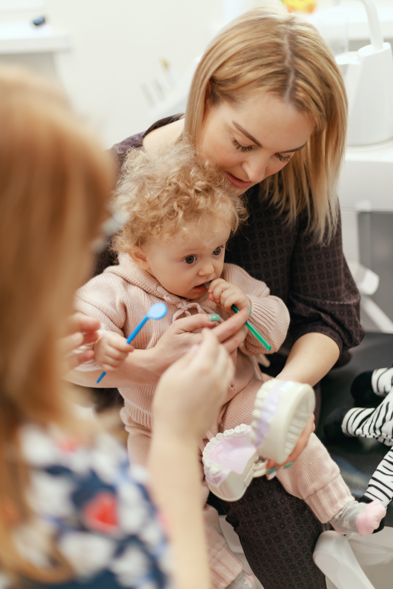 Фотография взята с сайта стоматологии Дмитрович Фэмили https://www.dmitrovich.ru/