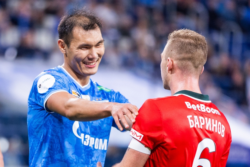    Нуралы Алип и Дмитрий Баринов. ФК «Зенит»