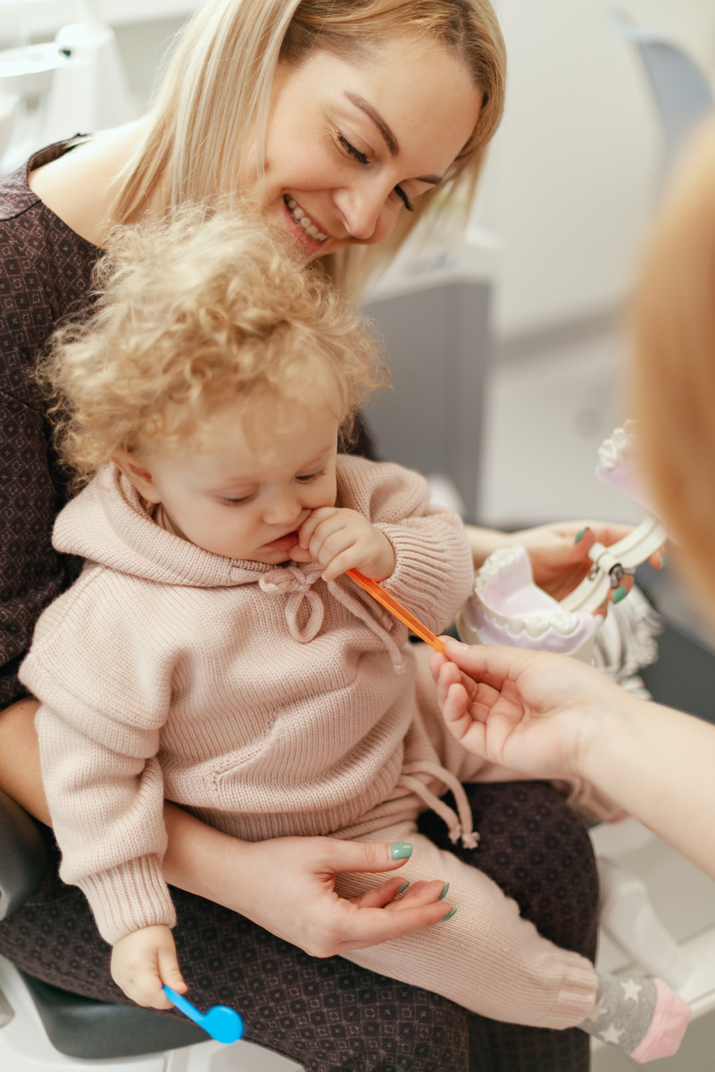 Фотография взята с сайта стоматологии Дмитрович Фэмили https://www.dmitrovich.ru/