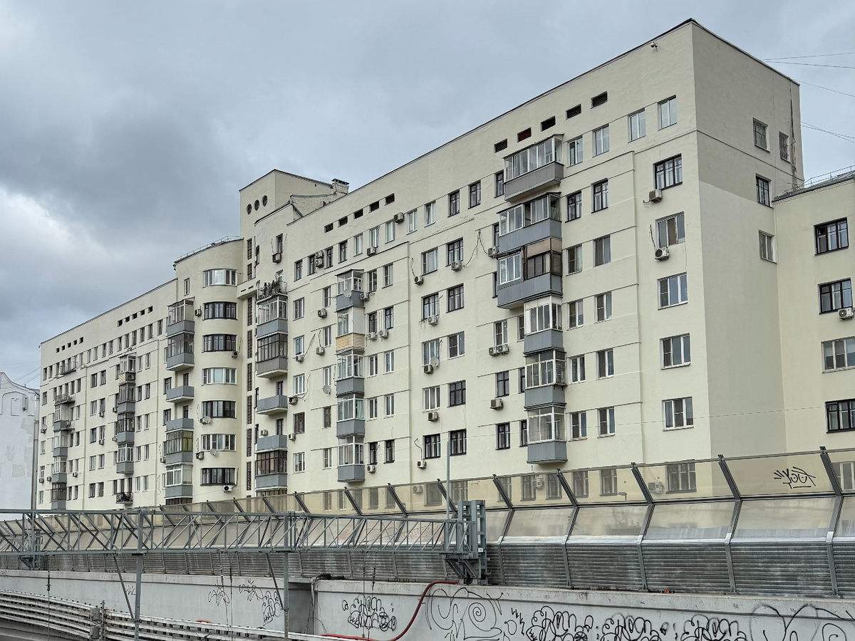 Фото автора канала. Жилой дом кооператива Обрабстрой.