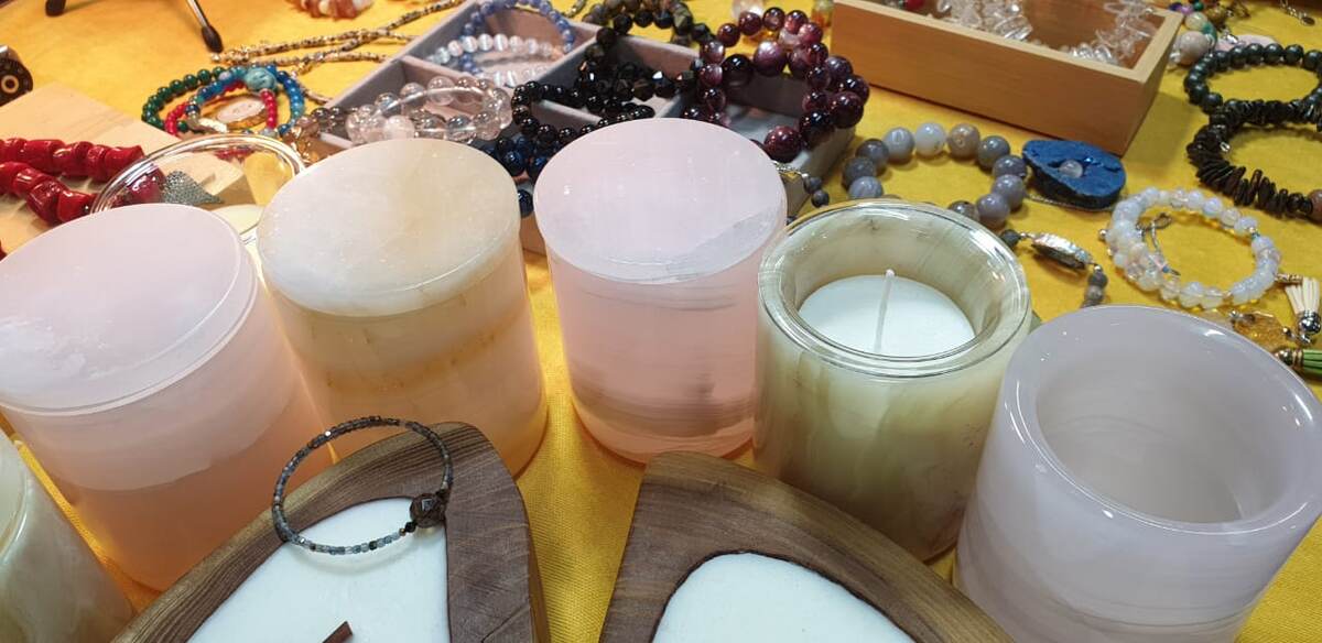 Подсвечники из оникса на выставке, работа АртЛАМБ. В нличии.