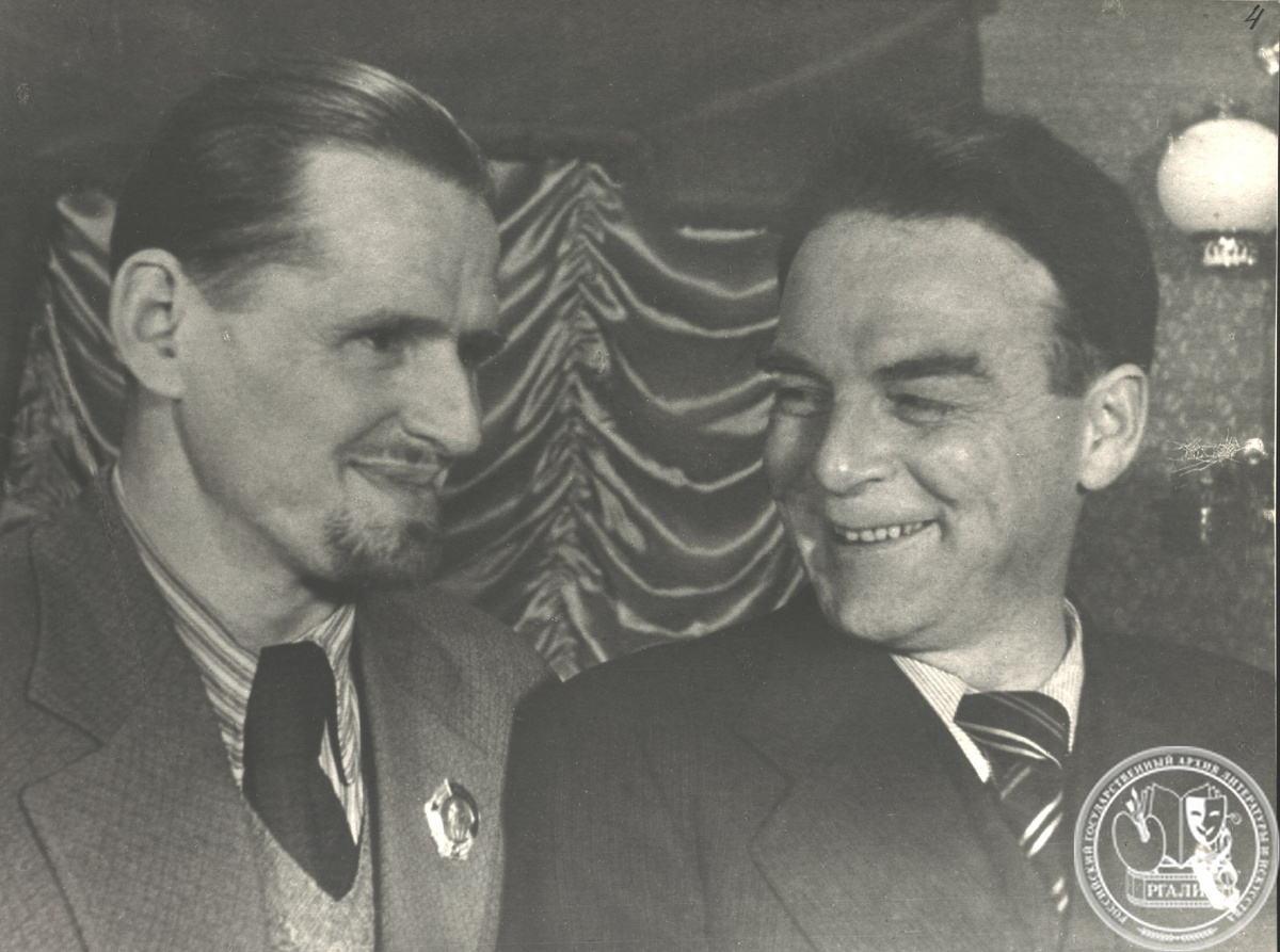 Фотография Г.Н. и С.Д. Васильевых. 1938 г. РГАЛИ. Ф. 2733. Оп.1.