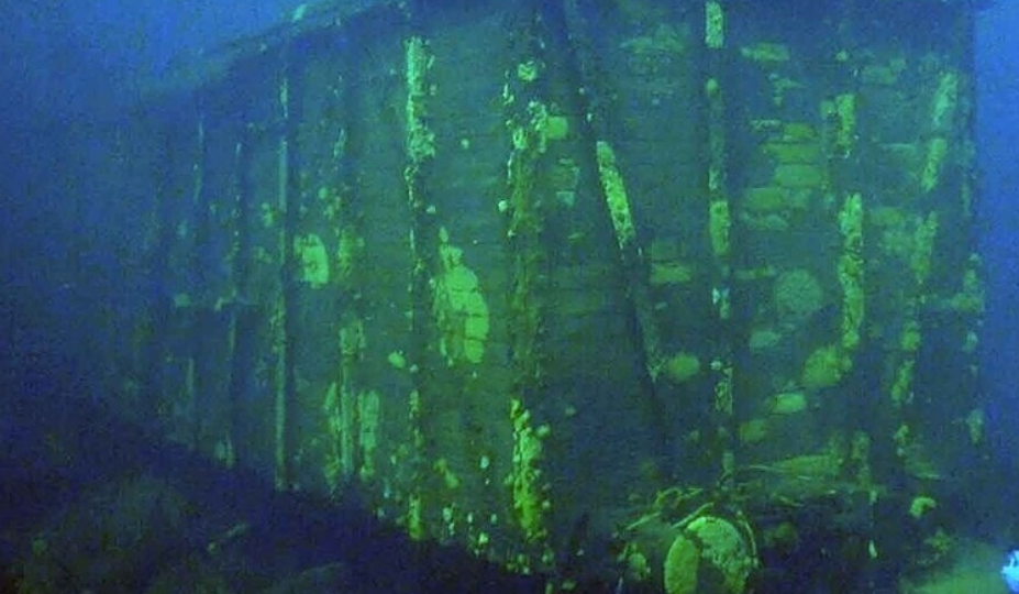 Батискаф нашёл на дне Байкала нечто похожее на вагон. Съёмки засекретили. Что это было, и причём тут золото Колчака?