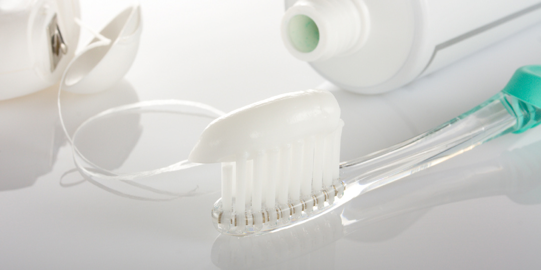 Самые необычные способы применения зубной пасты