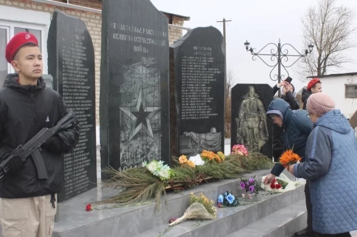    «Башмедь» помогла возвести монумент героям ВОВ в с. Савельевка