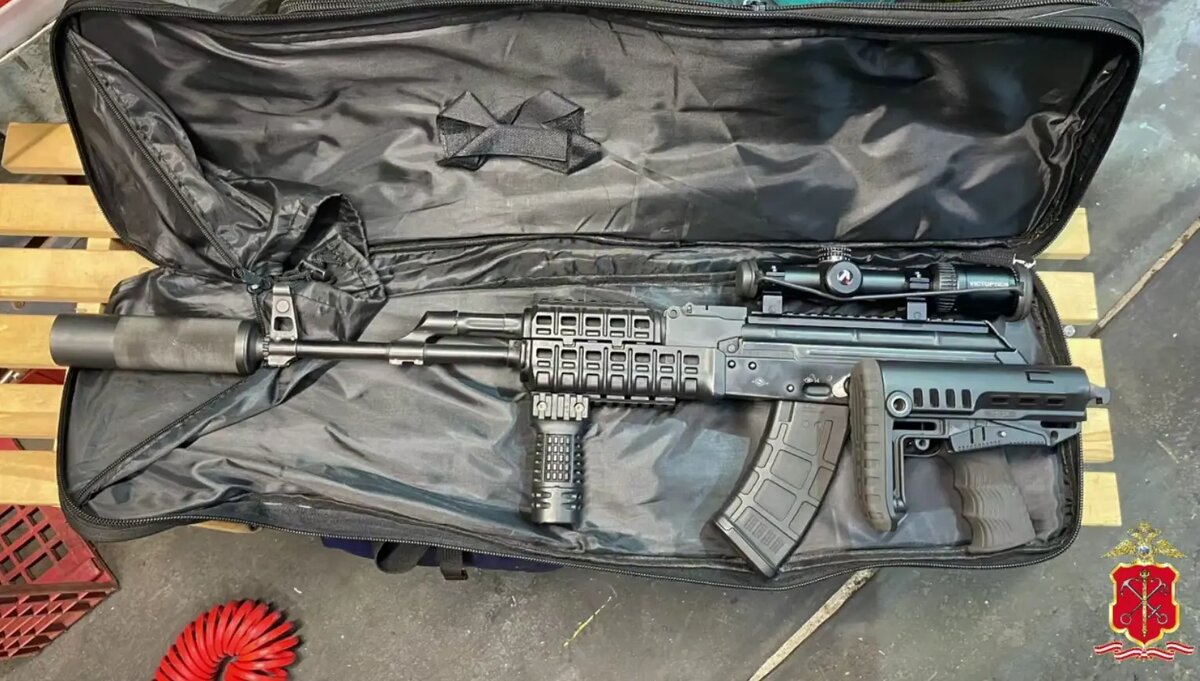    Фото: стоп-кадр видео от пресс-службы ГУ МВД России по Петербургу и Ленобласти