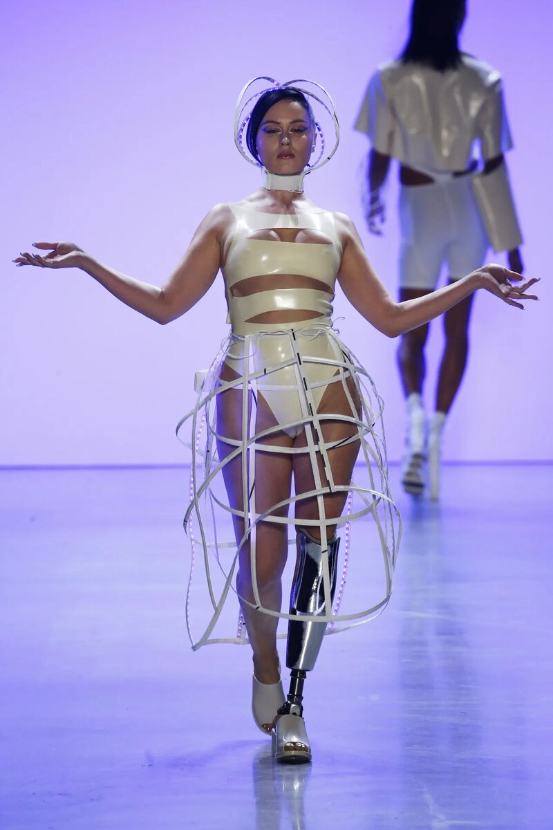 Изображение взято с сайта WWD