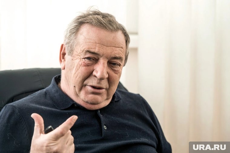    Первый миллион Репин заработал на продаже холодильников в рассрочку