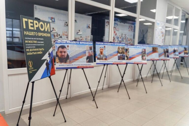    В Оренбурге открылась выставка «Герои нашего времени» Мария Чалкина