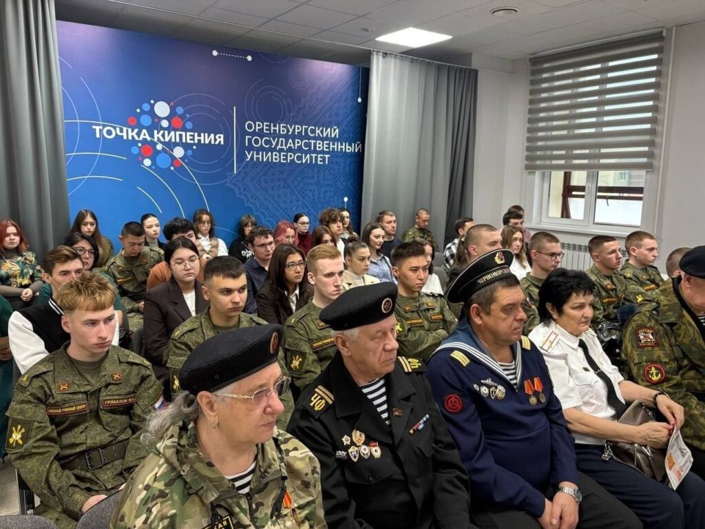    В Оренбурге открылась выставка «Герои нашего времени» Мария Чалкина