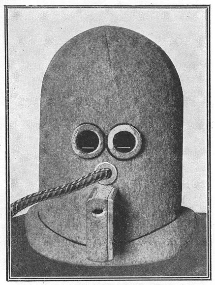 Шлем для семейной гармонии, 1925 г. Гарантирует тишину и одиночество, даже в браке. Поцелуи не входят в комплектацию.